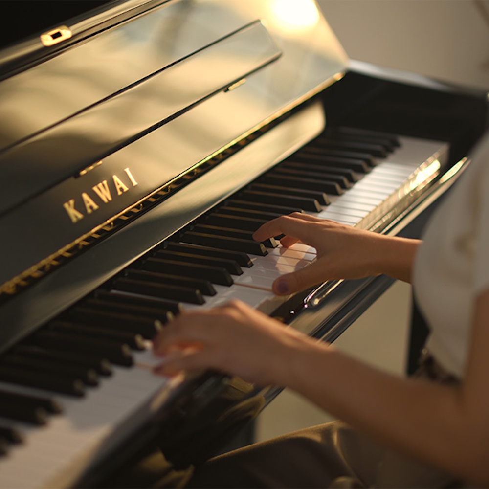 Kawai MS130 Upright Piano Hands Playing