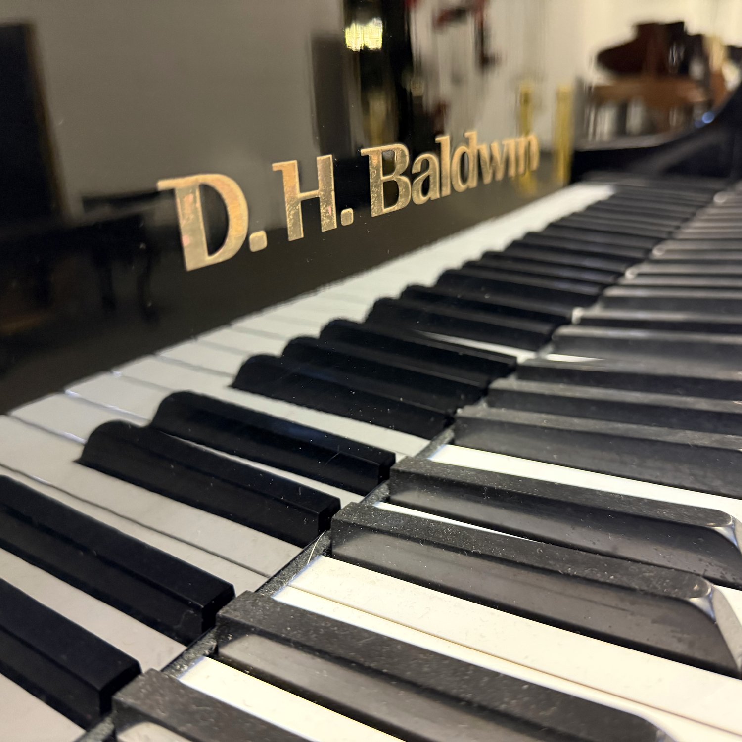 Used DH Baldwin C172 Ebony Polish