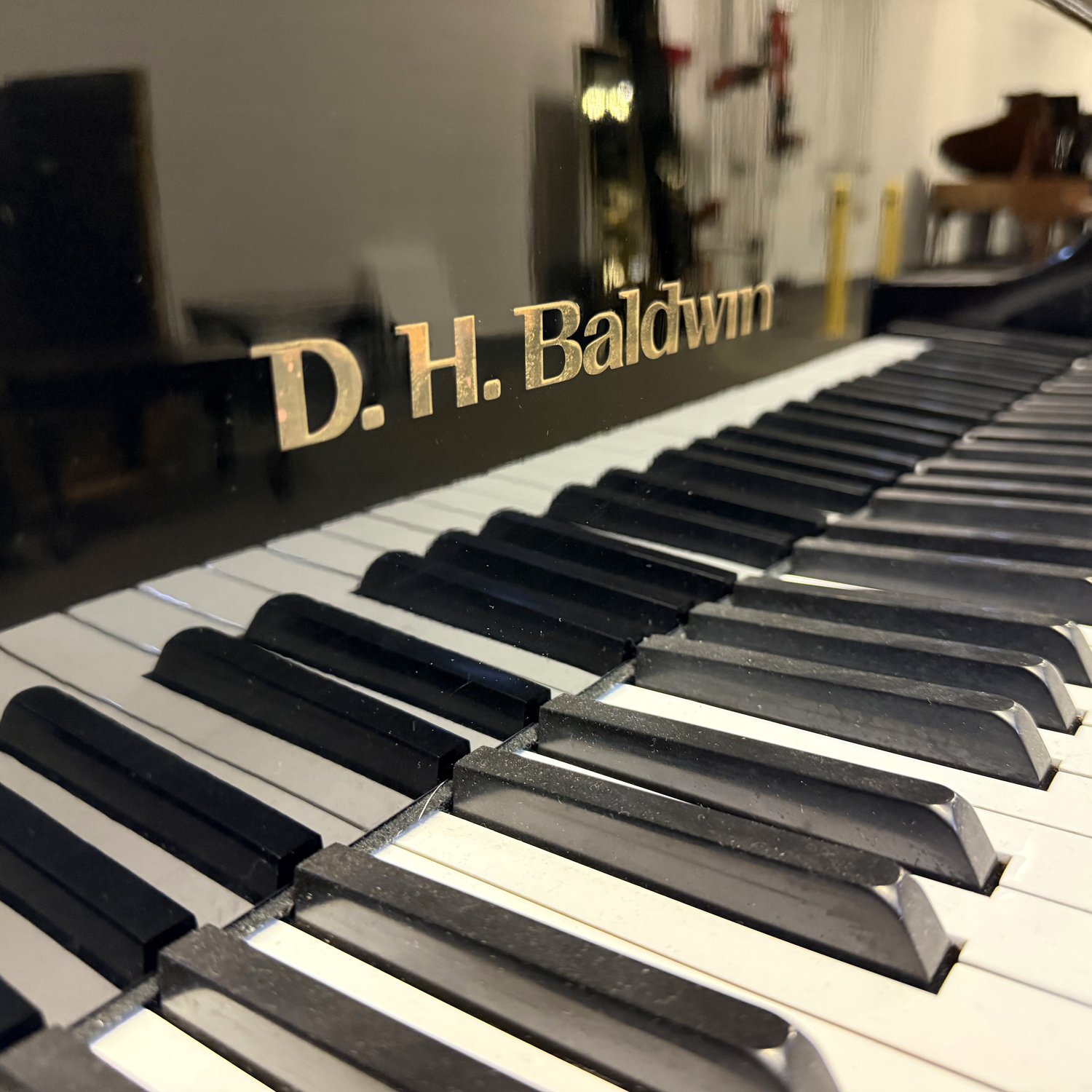 Used DH Baldwin C172 Ebony Polish