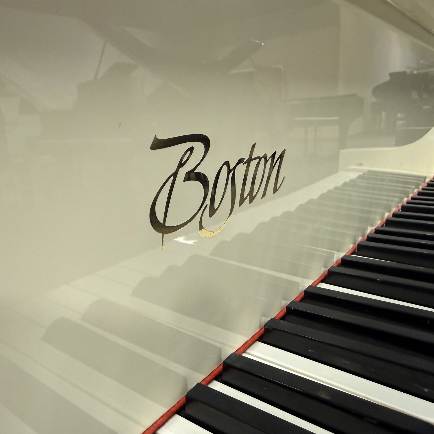 Used Boston GP163 II in Ivory Polish (White)